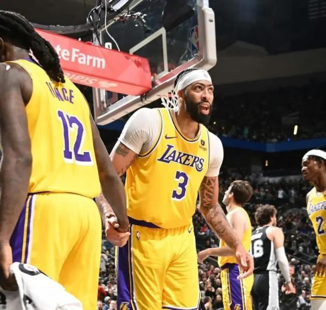 九游体育下载-轻伤不下火线再砍37分 浓眉持续高光詹皇安心休战