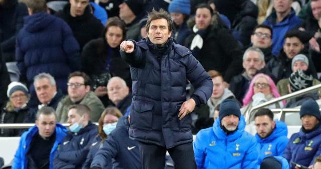 1644462039040095744.jpg Tottenham-boss-Antonio-Conte-15.jpg