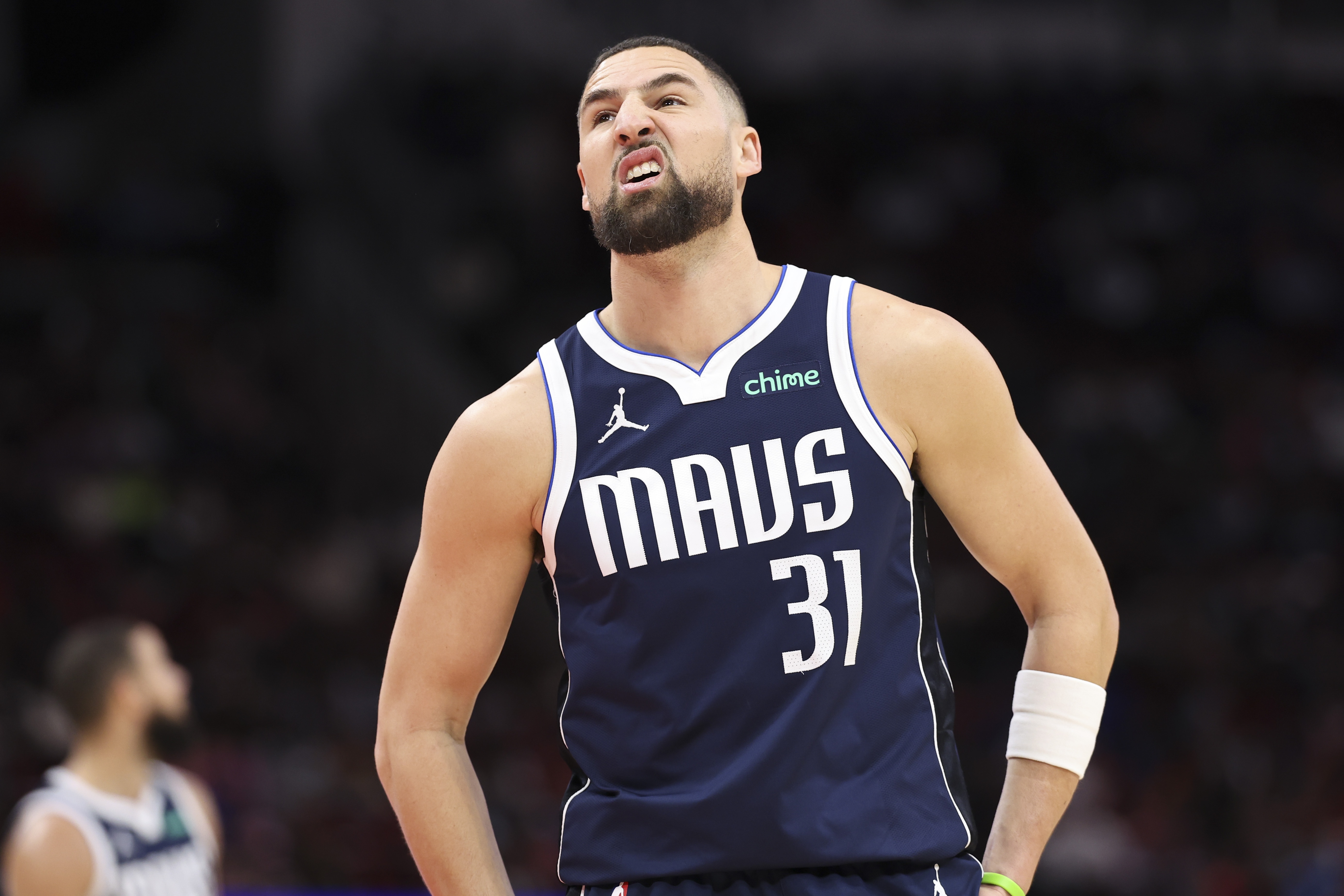 九游娱乐-本赛季掉出首发！美记：独行侠愿意听取关于克莱·汤普森的报价！