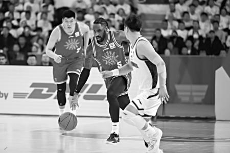 山西男篮险胜辽宁队，迎来三连胜！